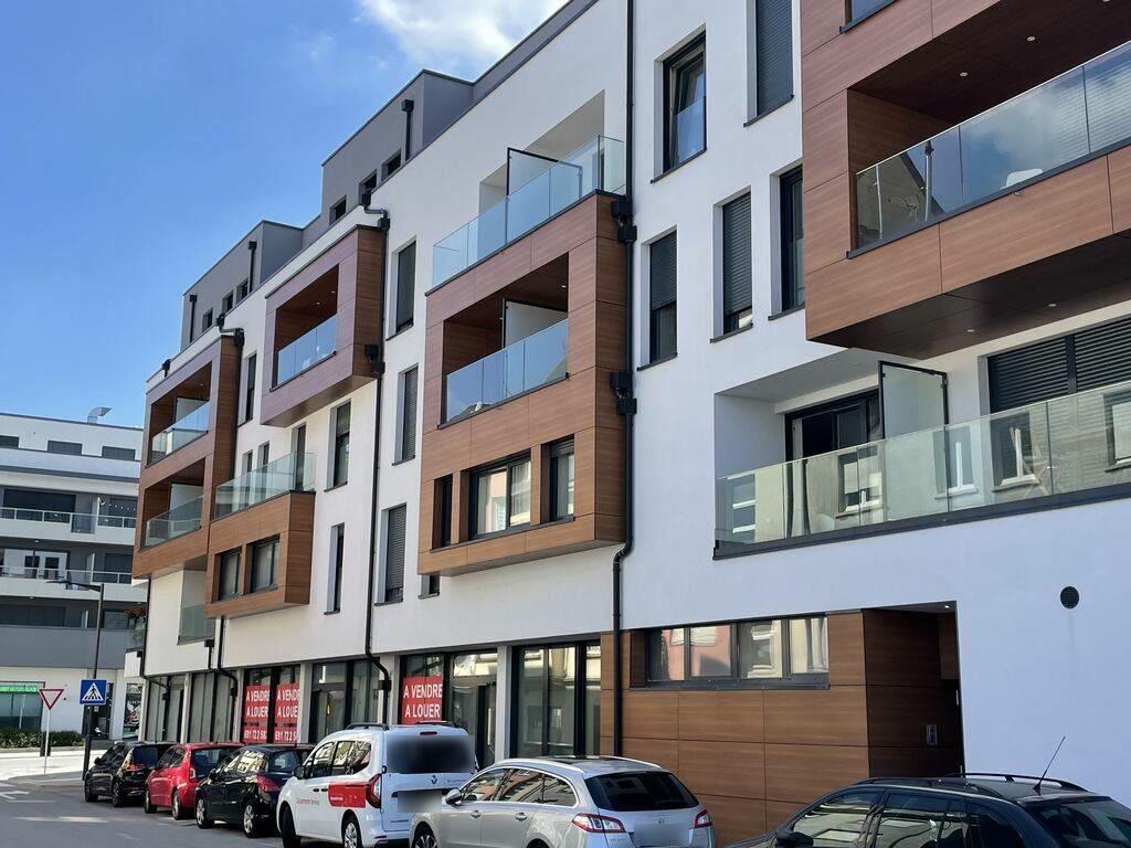 Surface commerciale de 437 m² avec 4 parkings, photo 2