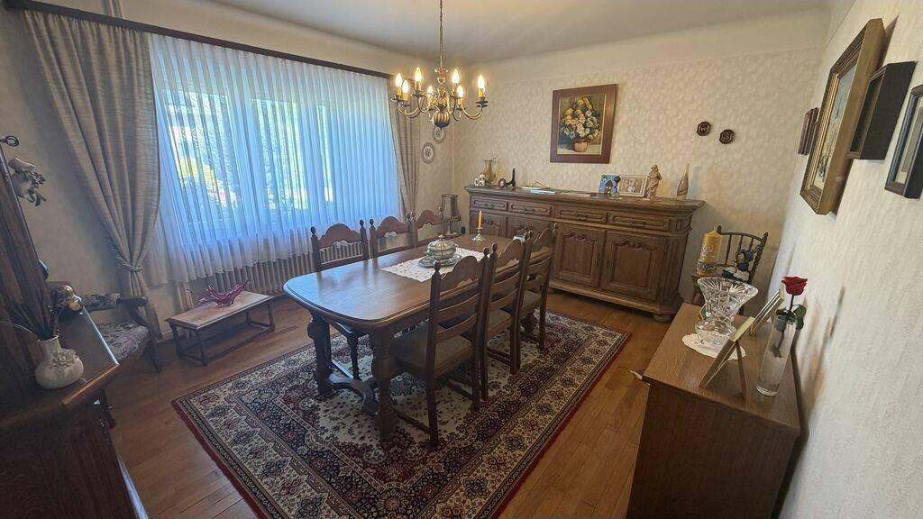 Haus fir ze renovéieren mat Duebelgarage, Foto 7